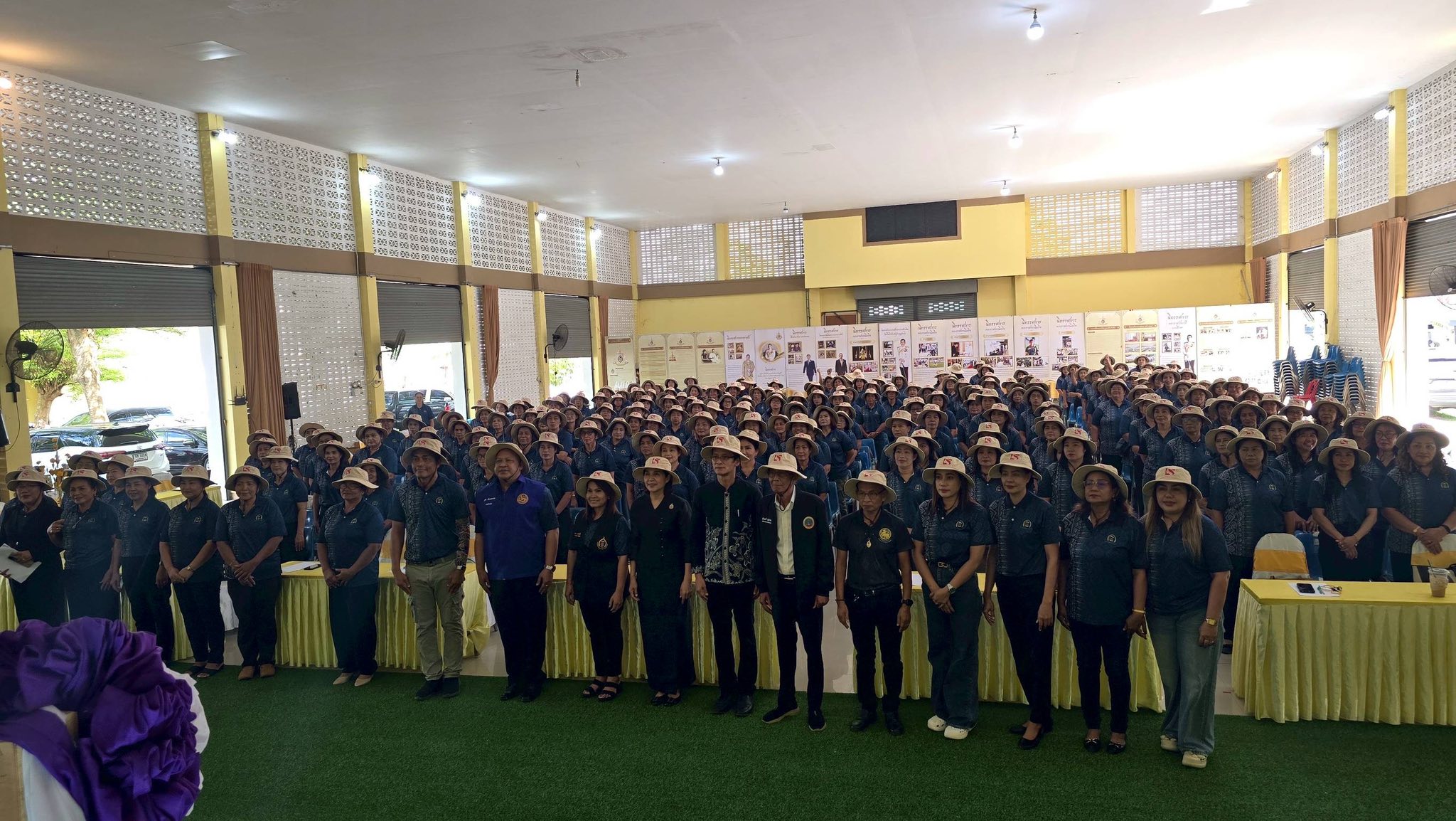 ผู้ตรวจราชการกรม เป็นประธานในพิธีเปิดโครงการเพิ่มประสิทธิภาพการปฏิบัติงานคณะกรรมการพัฒนาสตรีตำบล/ เทศบาล หมู่บ้าน อำเภอบ้านนาสาร จังหวัดสุราษฎร์ธานี