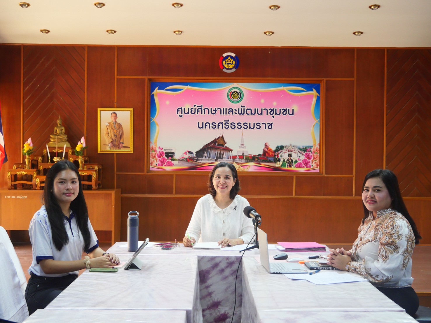 ผู้ตรวจฯ มุกดา หลิมนุกูล ตรวจติดตามการดำเนินงานตามนโยบายรัฐบาล กระทรวงมหาดไทย การดำเนินกิจกรรมพัฒนชุมชน สำนักงานพัฒนาชุมชน 7 จังหวัดภาคใต้ตอนบน ผ่านระบบออนไลน์