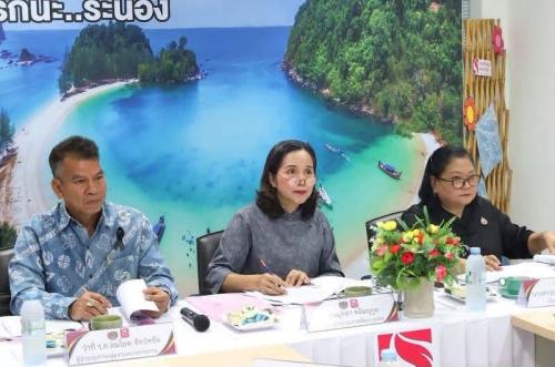 ผู้ตรวจมุกดา​ หลิม​นุกูล​ นำคณะกรรมการ ศพช.นศ. ลงพื้นที่ระนอง คัดเลือกคนกองทุนพัฒนาบทบาทสตรีดีเด่นระดับ​ศูนย์​ศึกษา​และ​พัฒนา​ชุมชน​